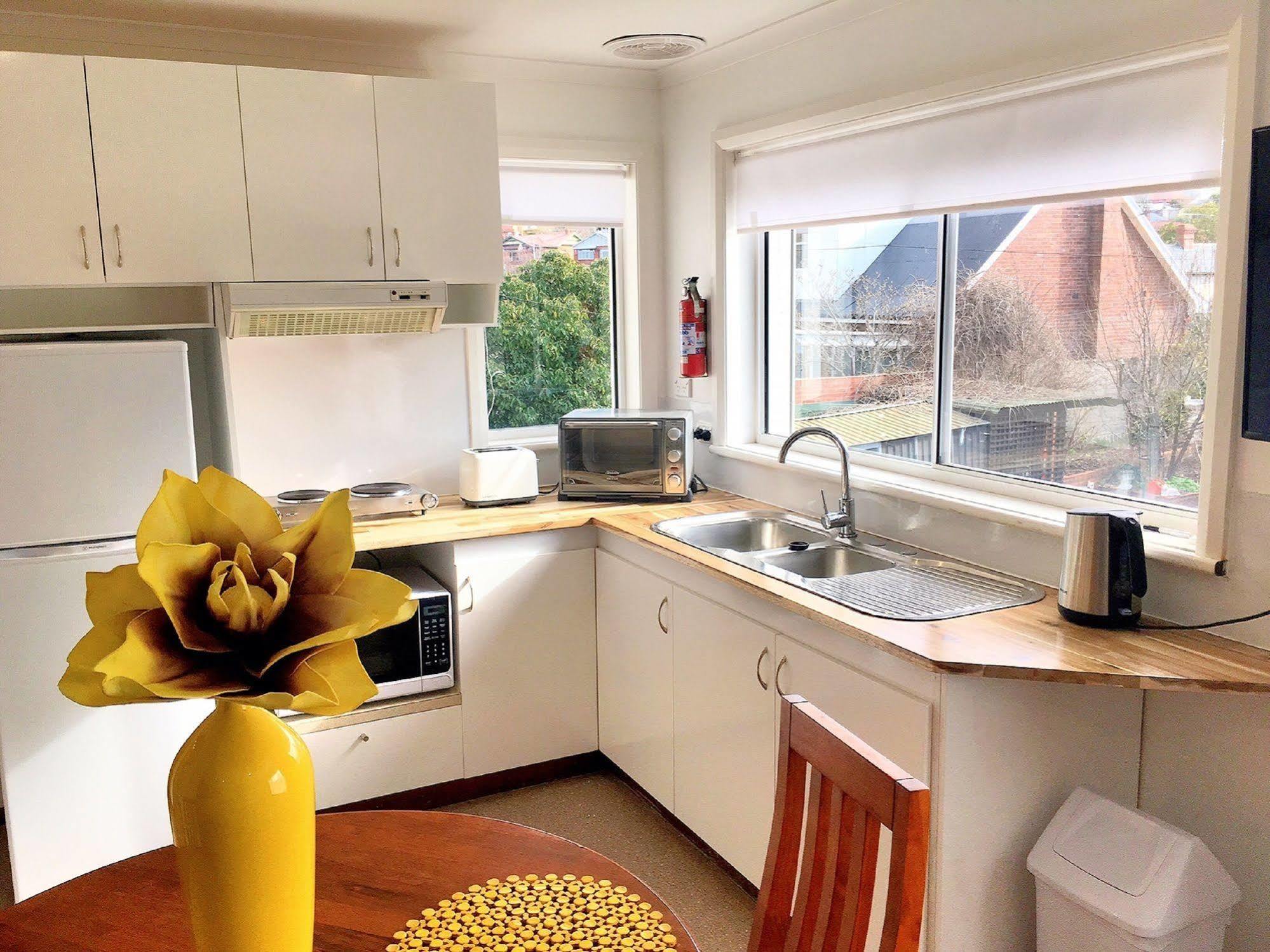 Motel Mayfair On Cavell Hobart Extérieur photo